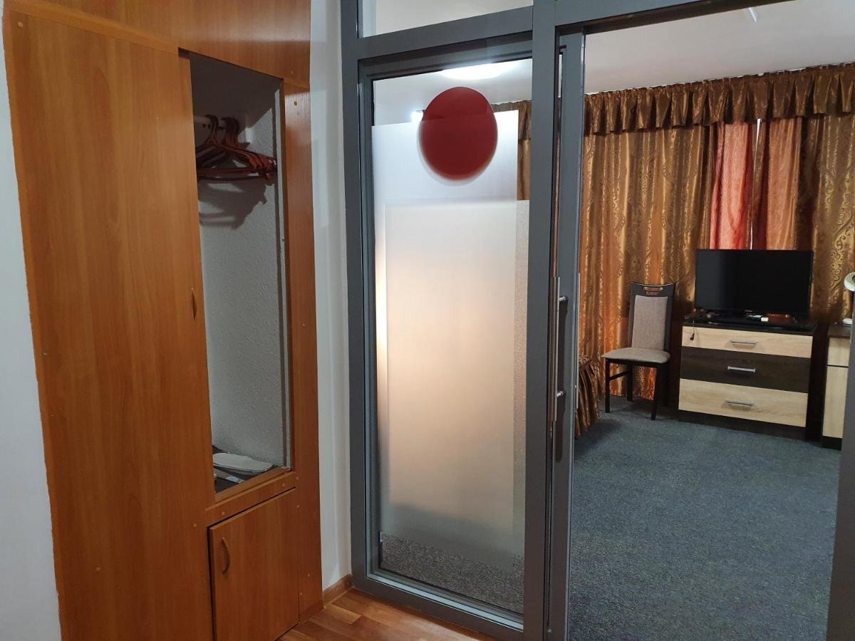 Aktobe Hotel Екстериор снимка