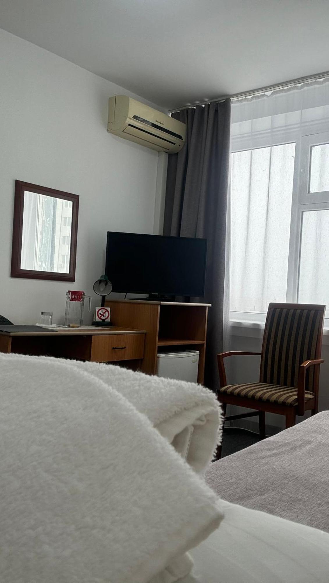 Aktobe Hotel Екстериор снимка