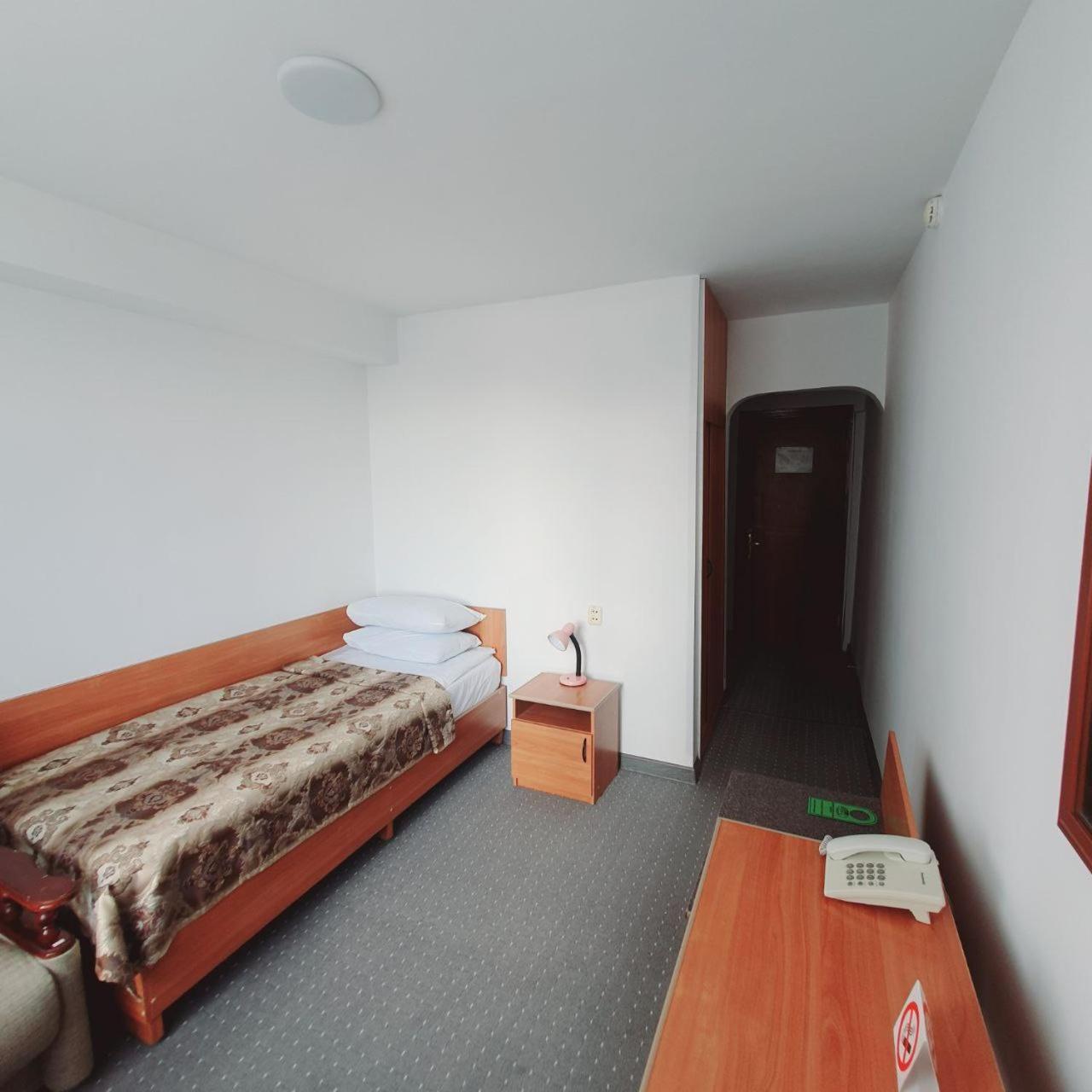 Aktobe Hotel Екстериор снимка