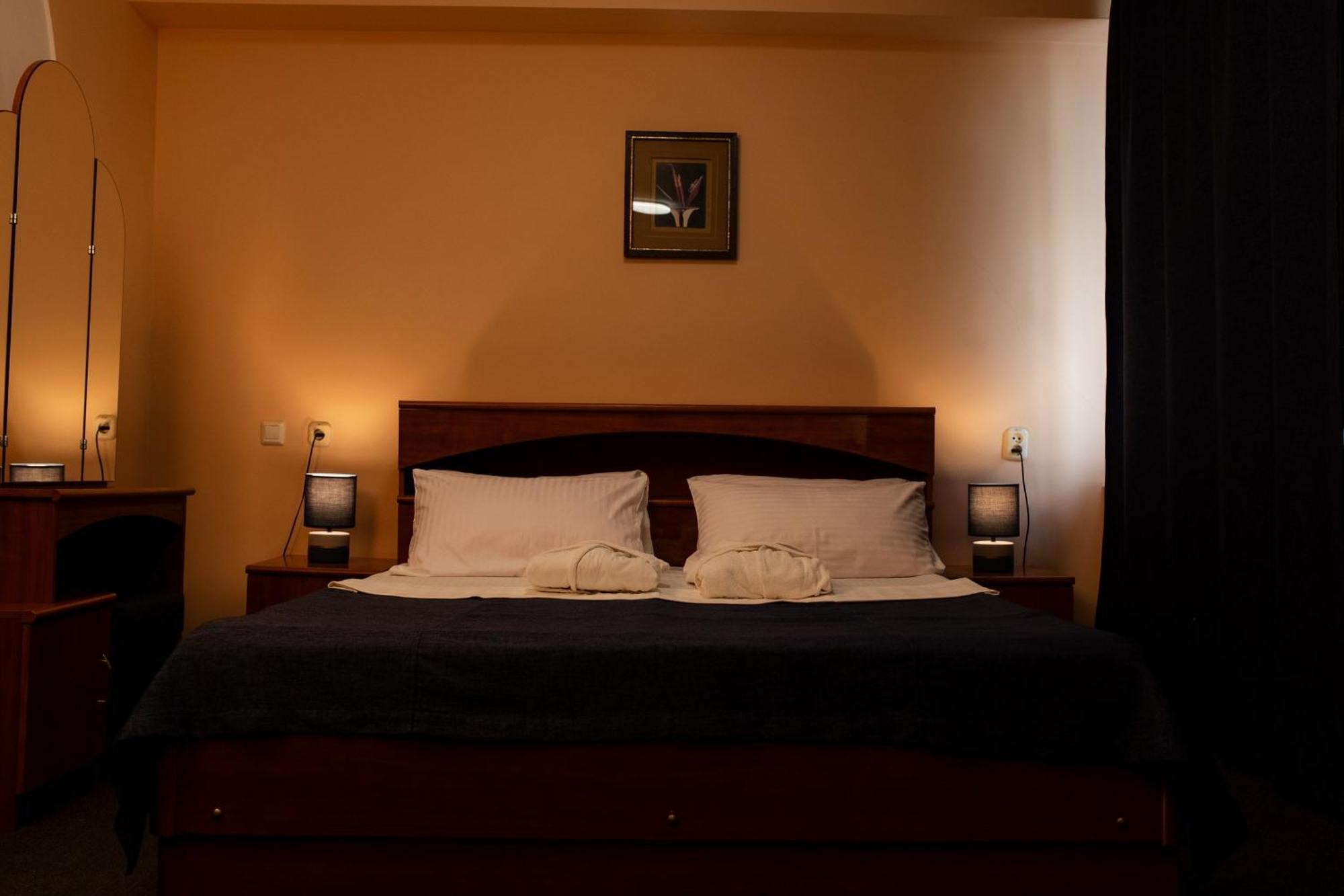 Aktobe Hotel Екстериор снимка