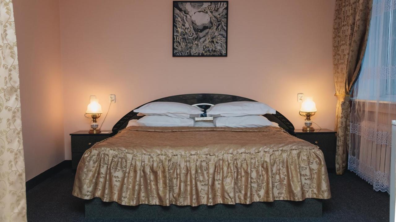 Aktobe Hotel Екстериор снимка