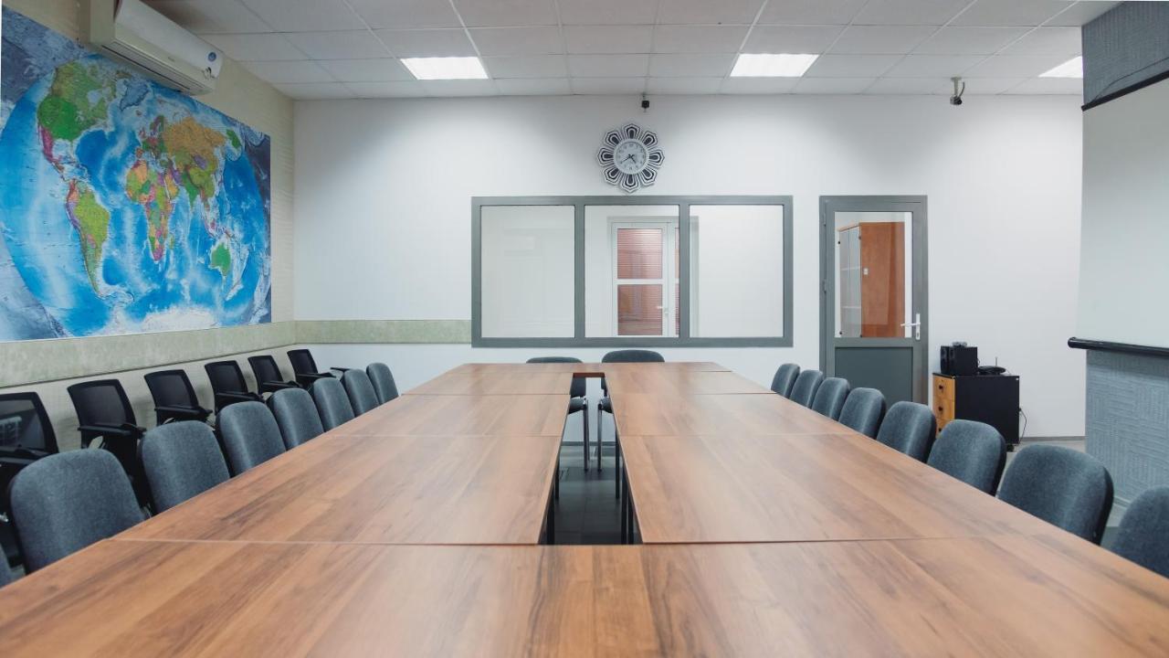 Aktobe Hotel Екстериор снимка