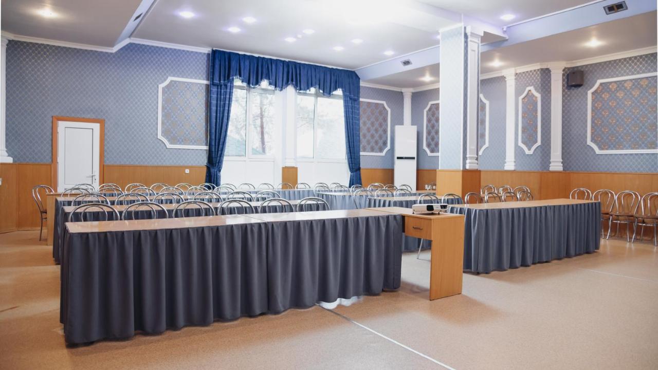Aktobe Hotel Екстериор снимка
