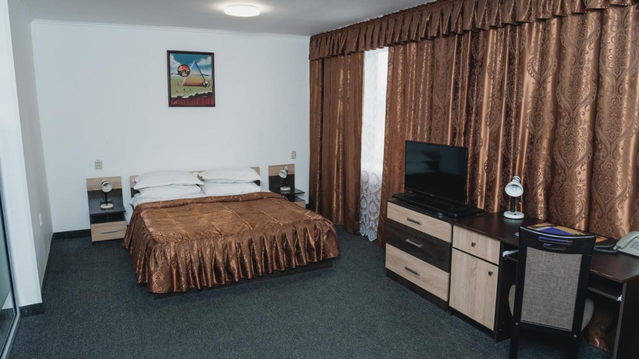Aktobe Hotel Екстериор снимка