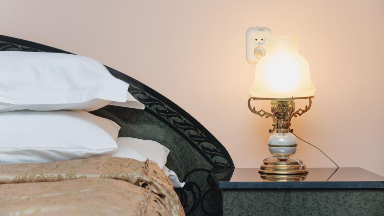 Aktobe Hotel Екстериор снимка
